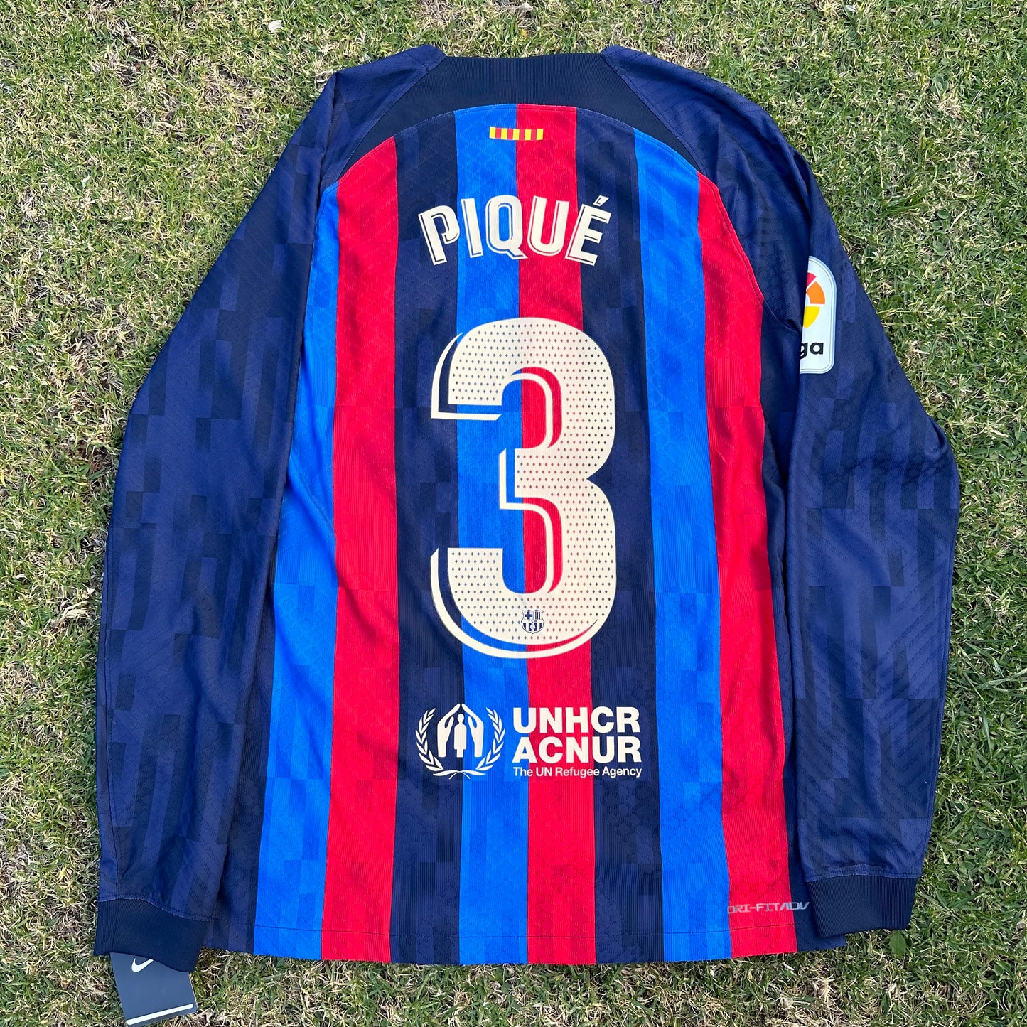 Jersey Barcelona Piqué SEMPR3 Local Player Issue 22/23