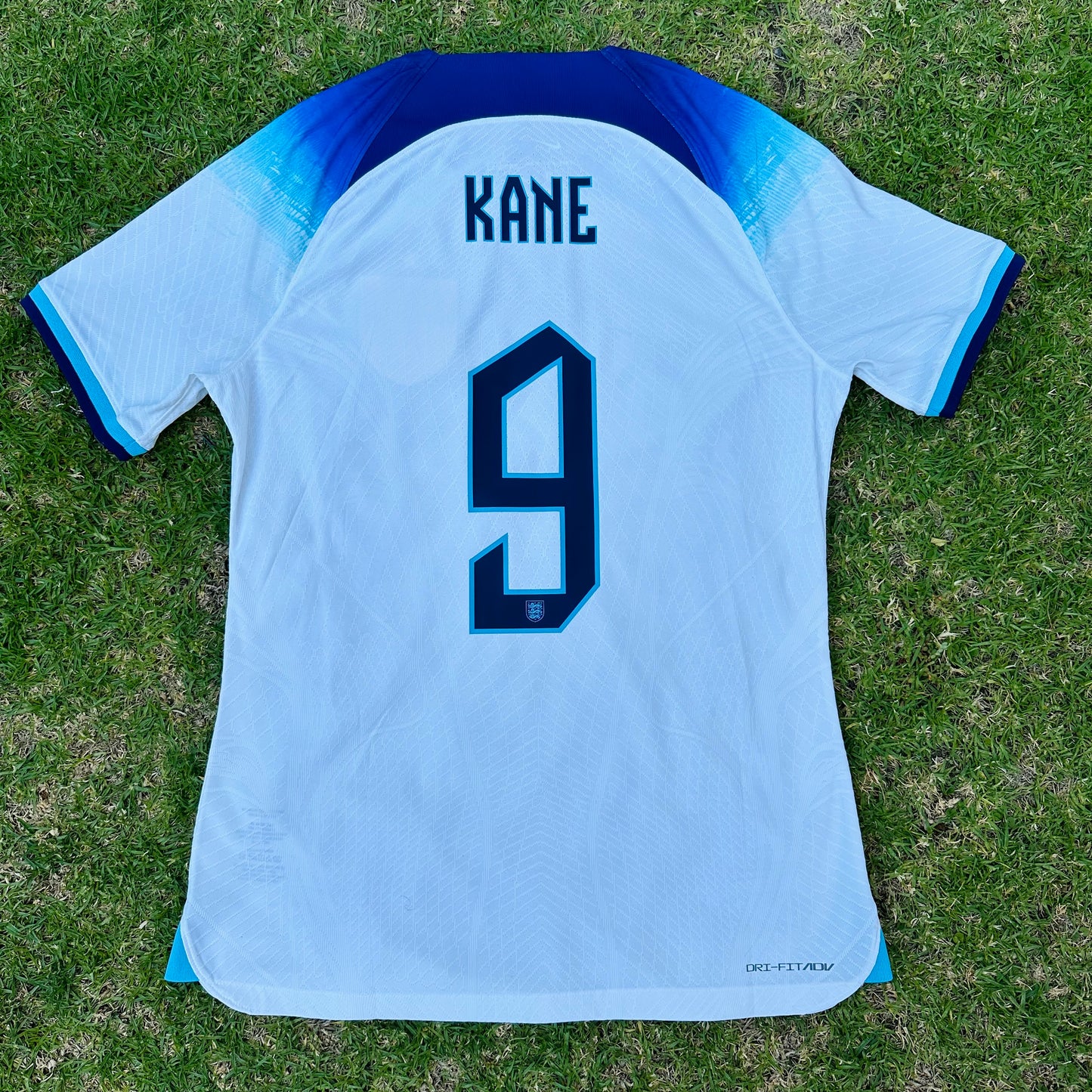 Jersey Inglaterra Local Kane Player Issue 22/23